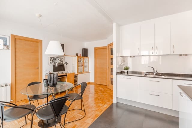 3 sovrum Lägenhet till salu i Pamplona med garage - 345 000 € (Ref: 10023672)