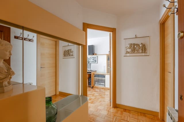 3 sovrum Lägenhet till salu i Pamplona med garage - 345 000 € (Ref: 10023672)