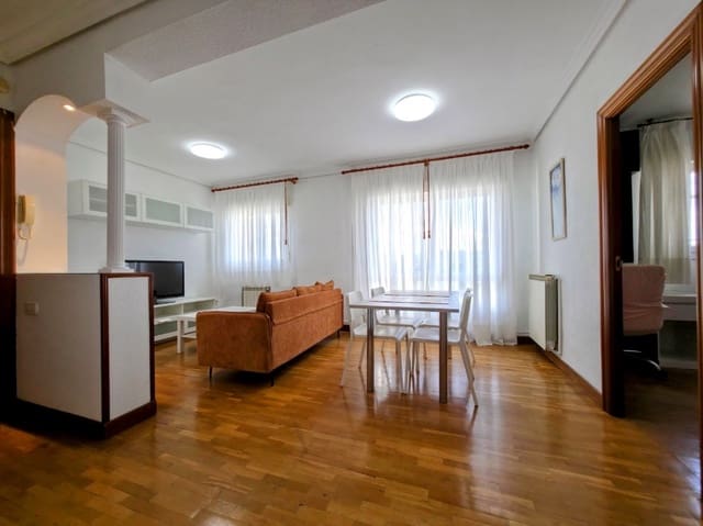 2 sovrum Lägenhet att hyra i Pamplona - 750 € (Ref: 10033541)