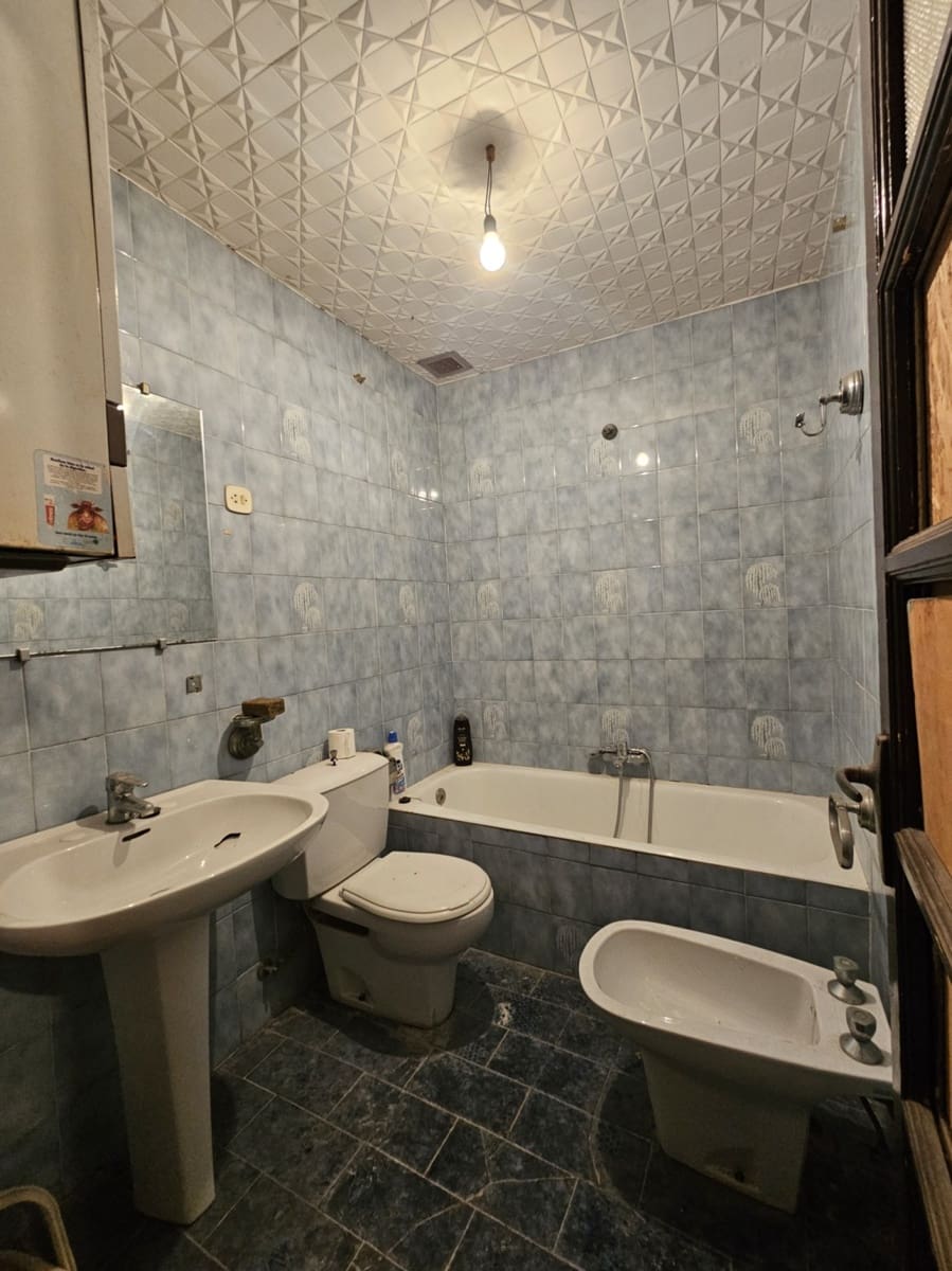 6 bedroom Villa for sale in Sanguesa with garage - € 98,000 (Ref: 10037096)