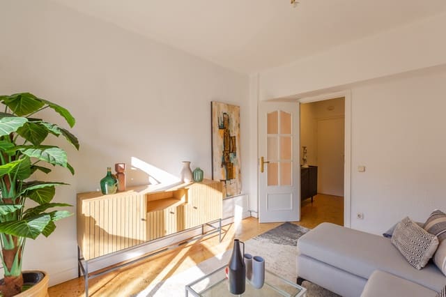 3 slaapkamer Flat te koop in Pamplona met garage - € 280.000 (Ref: 10040710)