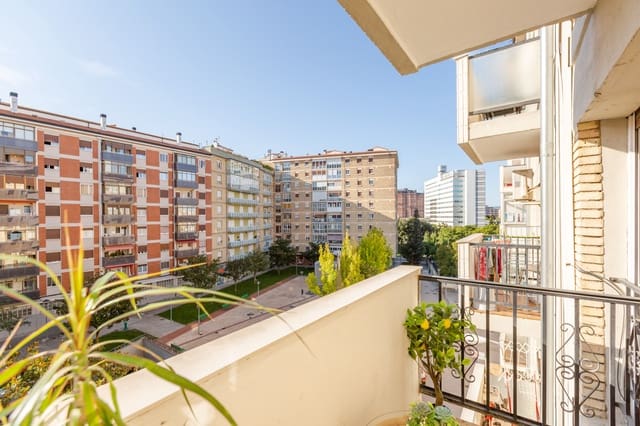 3 slaapkamer Flat te koop in Pamplona met garage - € 280.000 (Ref: 10040710)