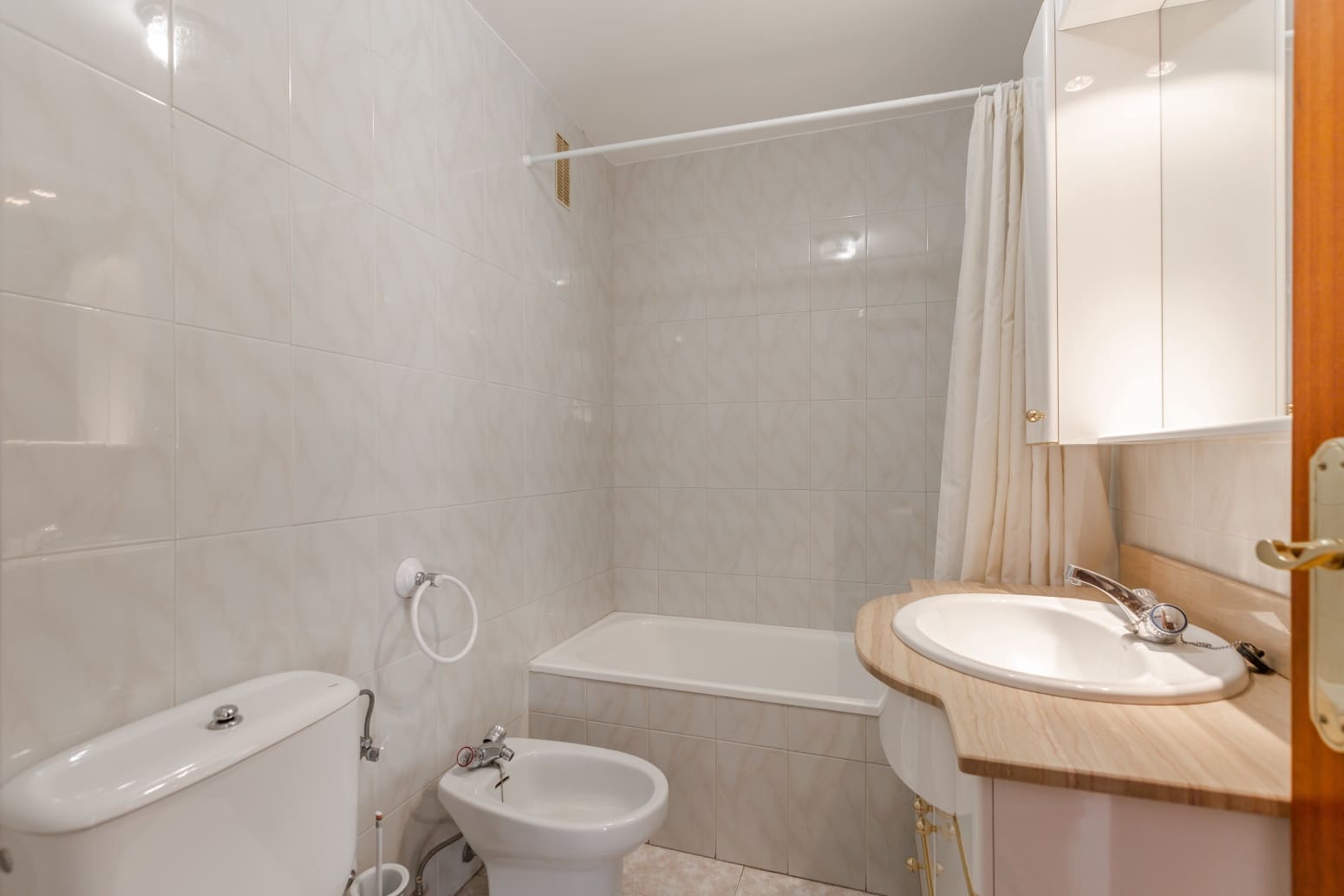 Appartement de 2 chambres à louer à Pampelune - 950 € (Ref: 10044631)