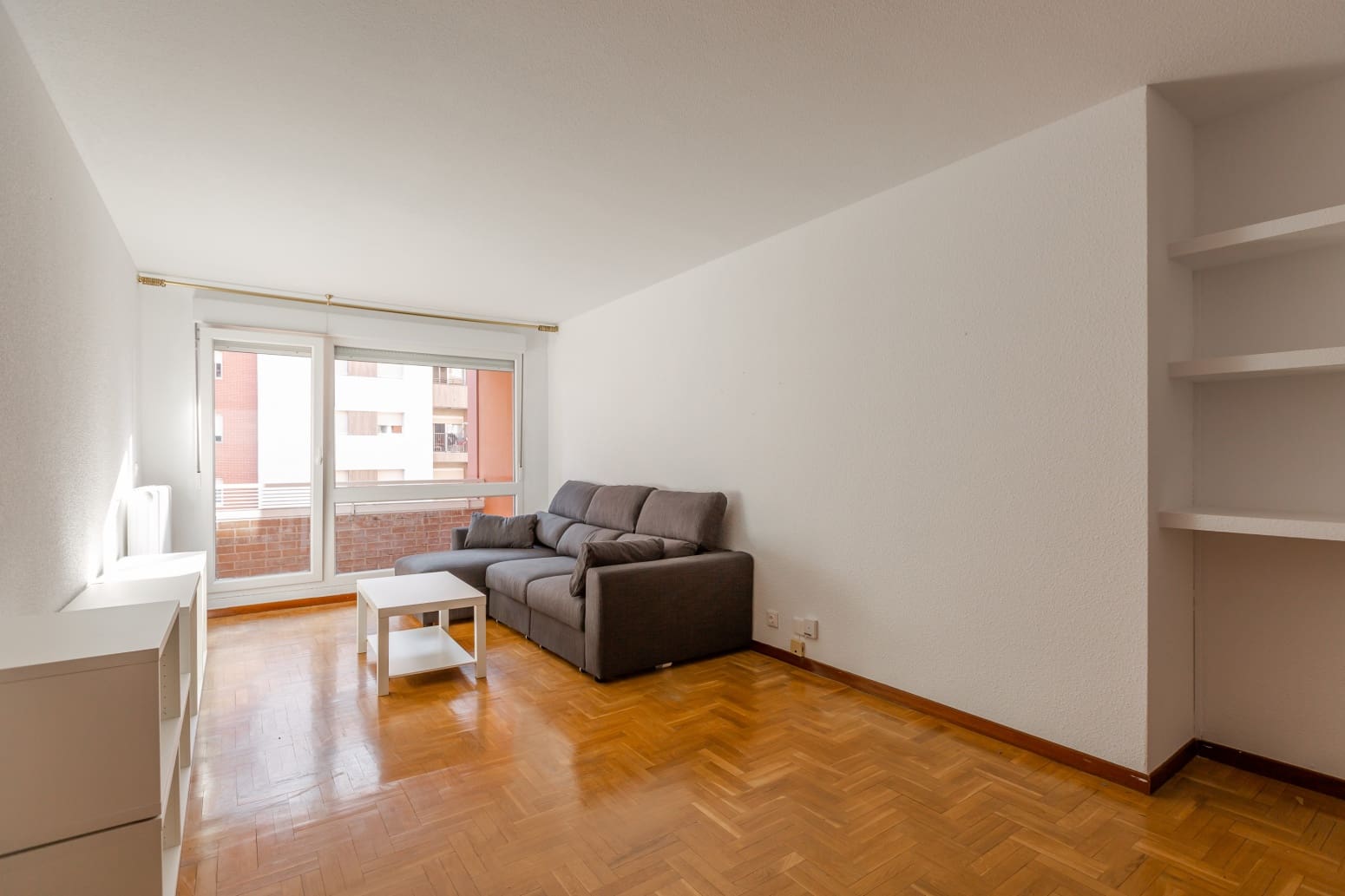 Appartement de 2 chambres à louer à Pampelune - 950 € (Ref: 10044631)