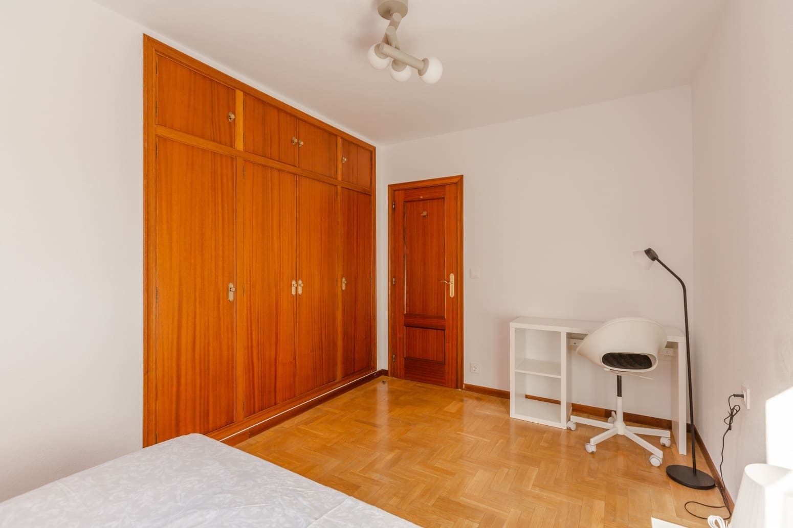 Appartement de 2 chambres à louer à Pampelune - 950 € (Ref: 10044631)