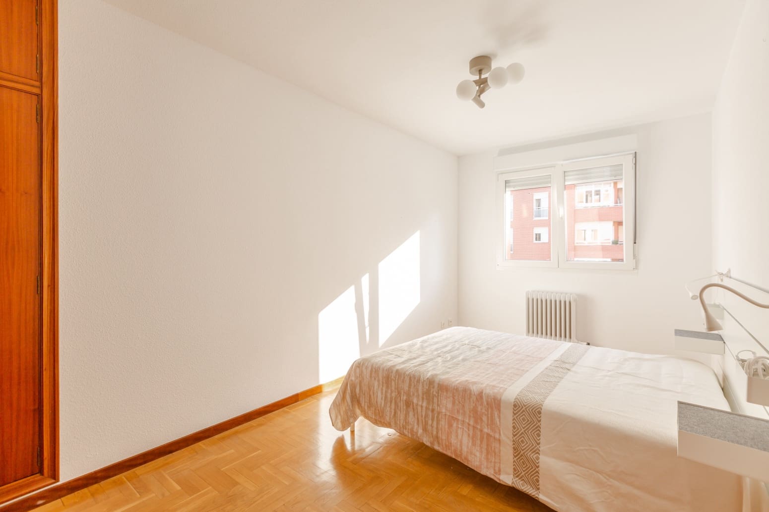 Appartement de 2 chambres à louer à Pampelune - 950 € (Ref: 10044631)