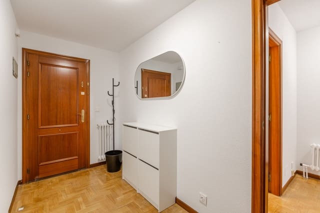 Appartement de 2 chambres à louer à Pampelune - 950 € (Ref: 10044631)