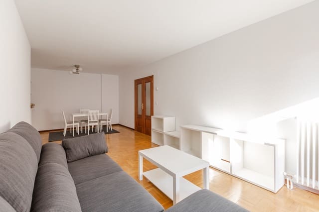 Appartement de 2 chambres à louer à Pampelune - 950 € (Ref: 10044631)