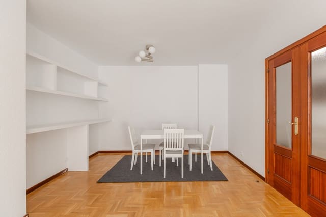 Appartement de 2 chambres à louer à Pampelune - 950 € (Ref: 10044631)