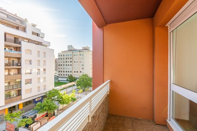 Appartement de 2 chambres à louer à Pampelune - 950 € (Ref: 10044631)