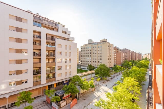 Appartement de 2 chambres à louer à Pampelune - 950 € (Ref: 10044631)