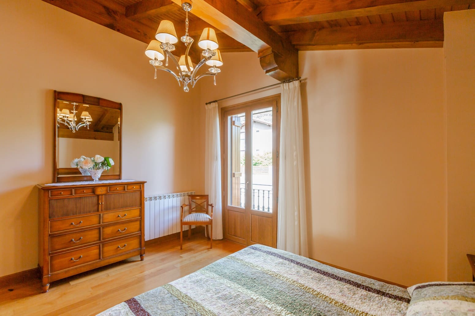 5 sovrum Villa till salu i Aizoain med garage - 691 000 € (Ref: 10075423)