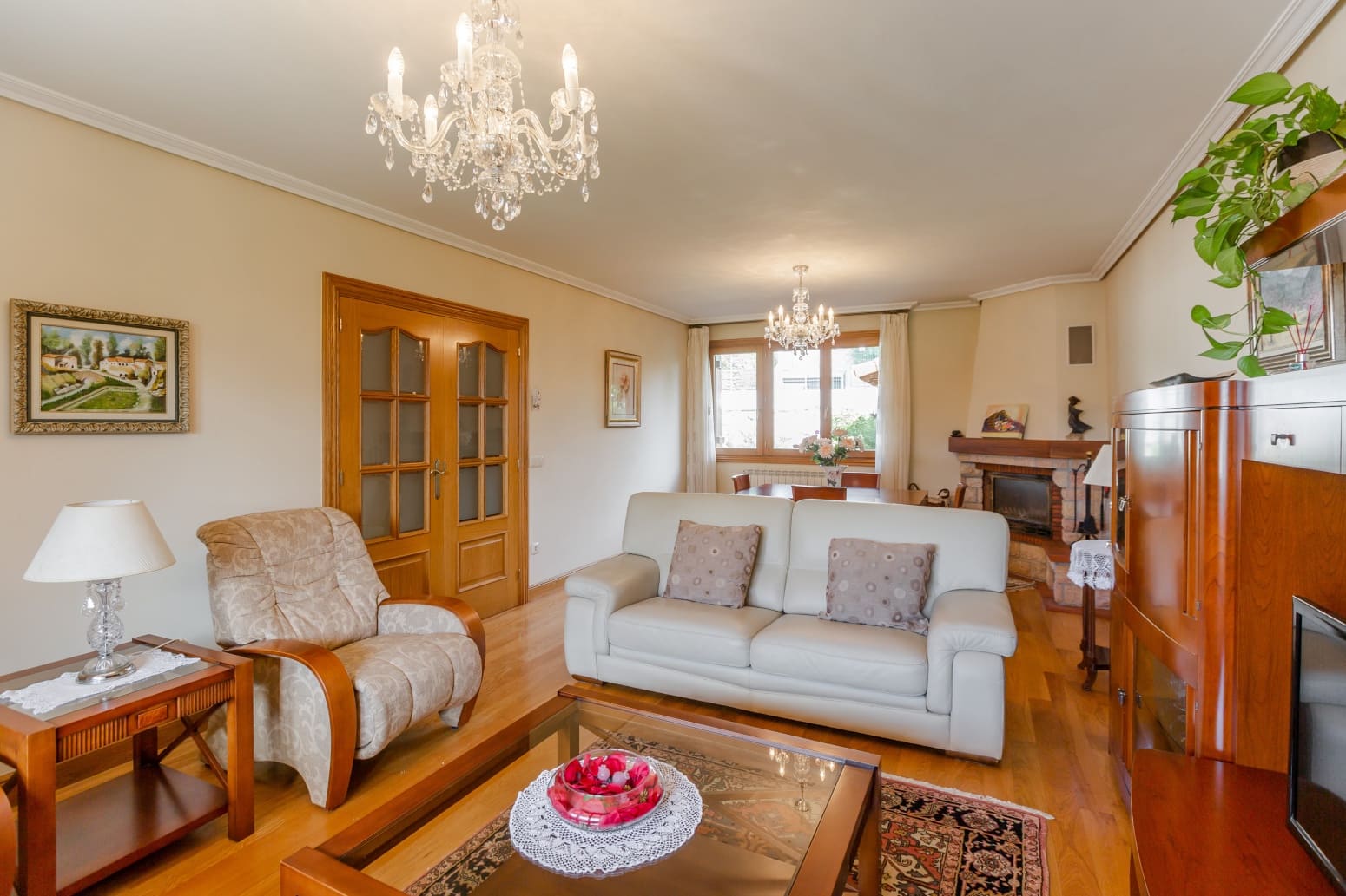 5 sovrum Villa till salu i Aizoain med garage - 691 000 € (Ref: 10075423)