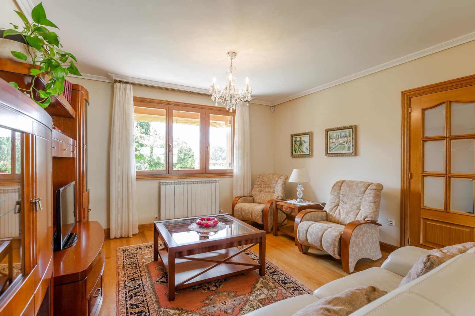 5 sovrum Villa till salu i Aizoain med garage - 691 000 € (Ref: 10075423)
