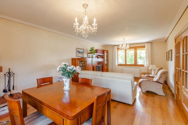 5 sovrum Villa till salu i Aizoain, Berrioplano med garage - 691 000 € (Ref: 10075423)