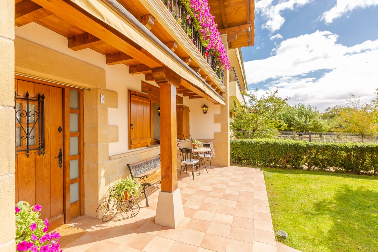 5 sovrum Villa till salu i Aizoain med garage - 691 000 € (Ref: 10075423)