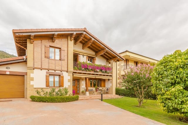 5 sovrum Villa till salu i Aizoain, Berrioplano med garage - 691 000 € (Ref: 10075423)