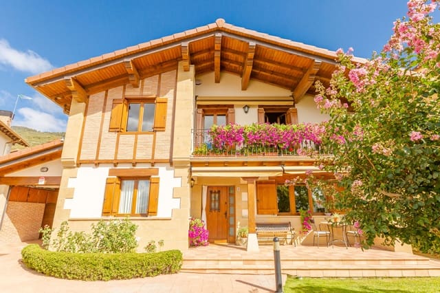 5 sovrum Villa till salu i Aizoain, Berrioplano med garage - 691 000 € (Ref: 10075423)