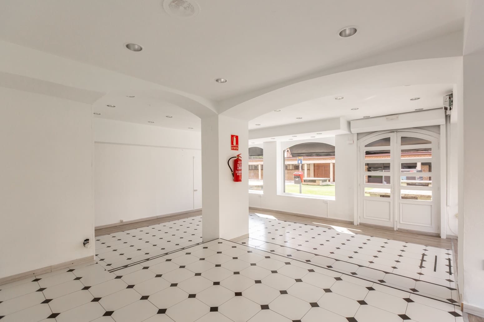 Kaupallinen vuokrattavana paikassa Pamplona - 680 € (Ref: 10085678)