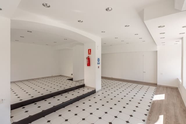 Kaupallinen vuokrattavana paikassa Pamplona - 680 € (Ref: 10085678)