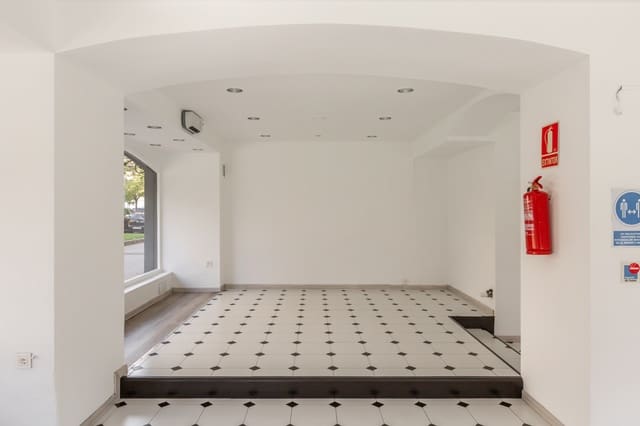 Kaupallinen vuokrattavana paikassa Pamplona - 680 € (Ref: 10085678)
