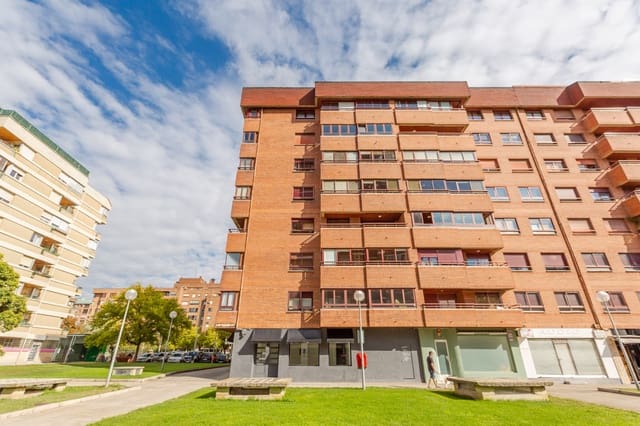 Kaupallinen vuokrattavana paikassa Pamplona - 680 € (Ref: 10085678)