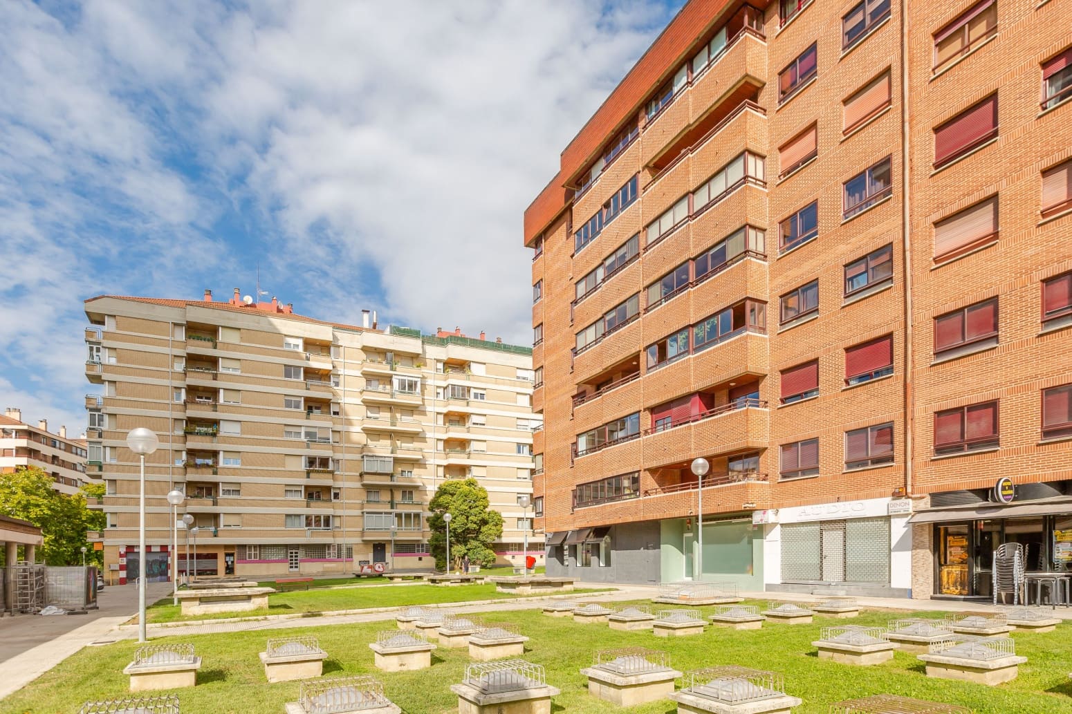 Kaupallinen vuokrattavana paikassa Pamplona - 680 € (Ref: 10085678)