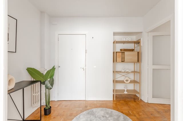4 chambre Appartement à vendre à Pampelune avec garage - 459 000 € (Ref: 10101895)
