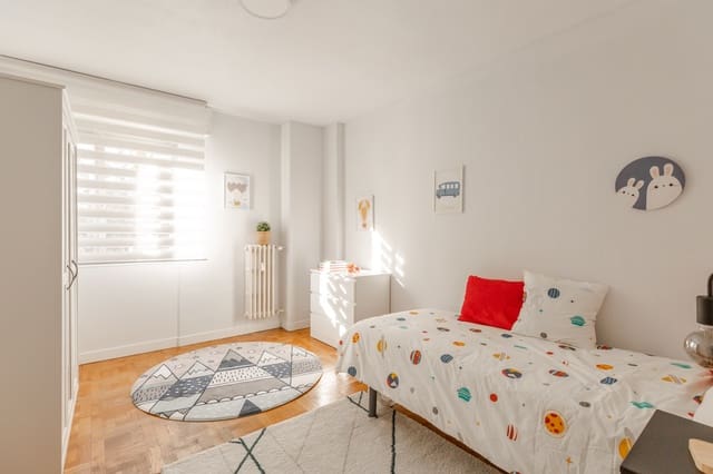 4 chambre Appartement à vendre à Pampelune avec garage - 459 000 € (Ref: 10101895)