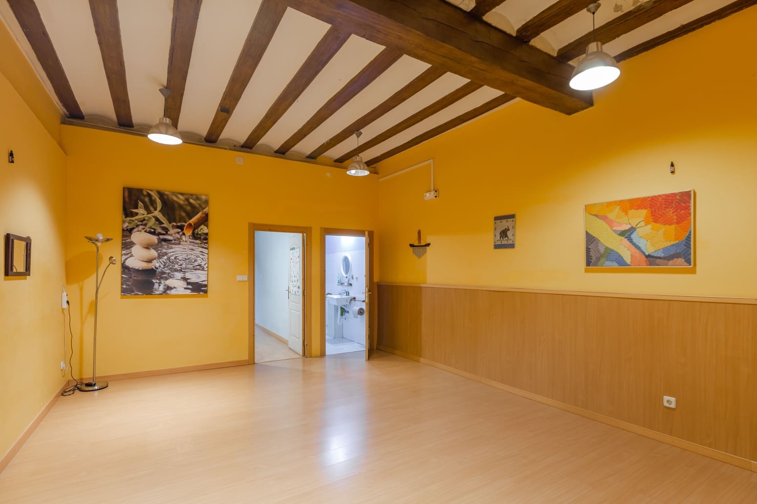 Commercial for sale in Pamplona / Iruna - € 239,000 (Ref: 10109049)