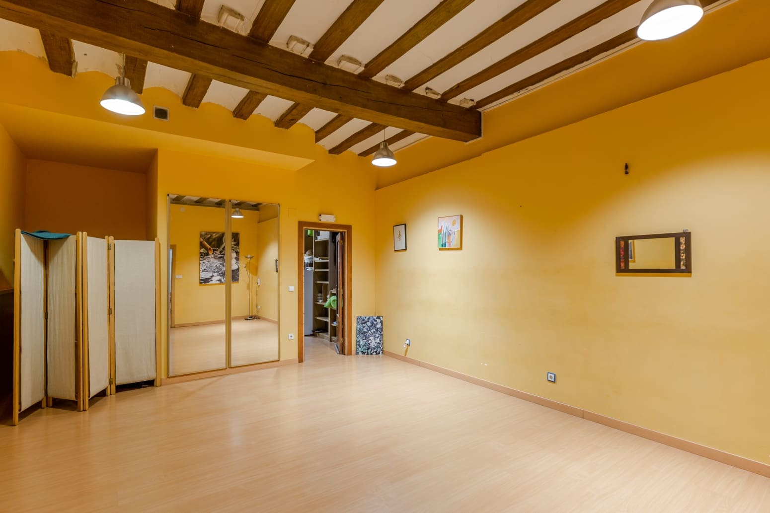 Commercial for sale in Pamplona / Iruna - € 239,000 (Ref: 10109049)