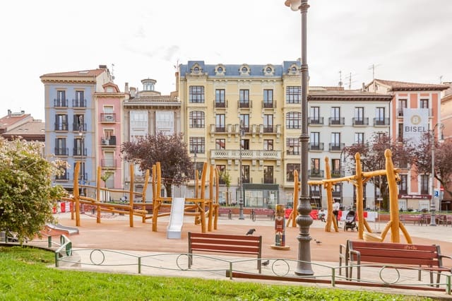 Commercieel te koop in Pamplona - € 239.000 (Ref: 10109049)
