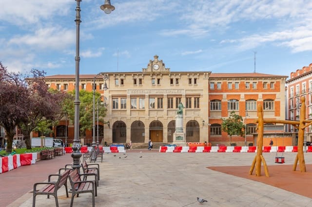 Commercieel te koop in Pamplona - € 239.000 (Ref: 10109049)