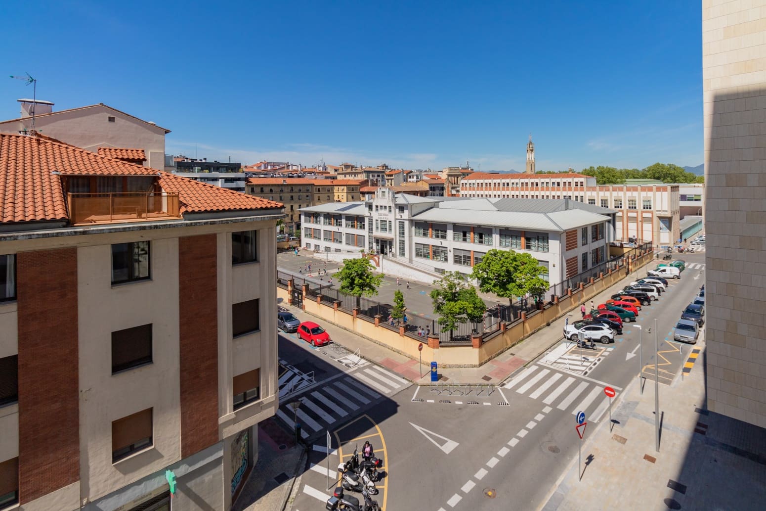 1 bedroom Flat for rent in Pamplona / Iruna with garage - € 1,150 (Ref: 10109050)