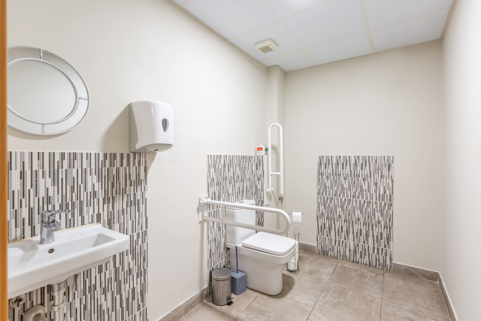 Empresa para arrendar em Pamplon - 34 000 € (Ref: 10118939)
