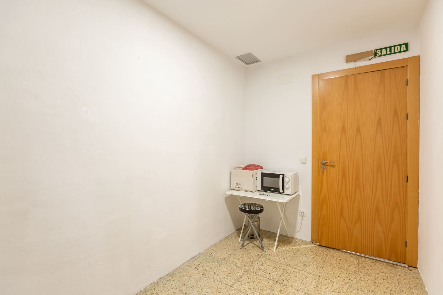 Empresa para arrendar em Pamplon - 34 000 € (Ref: 10118939)