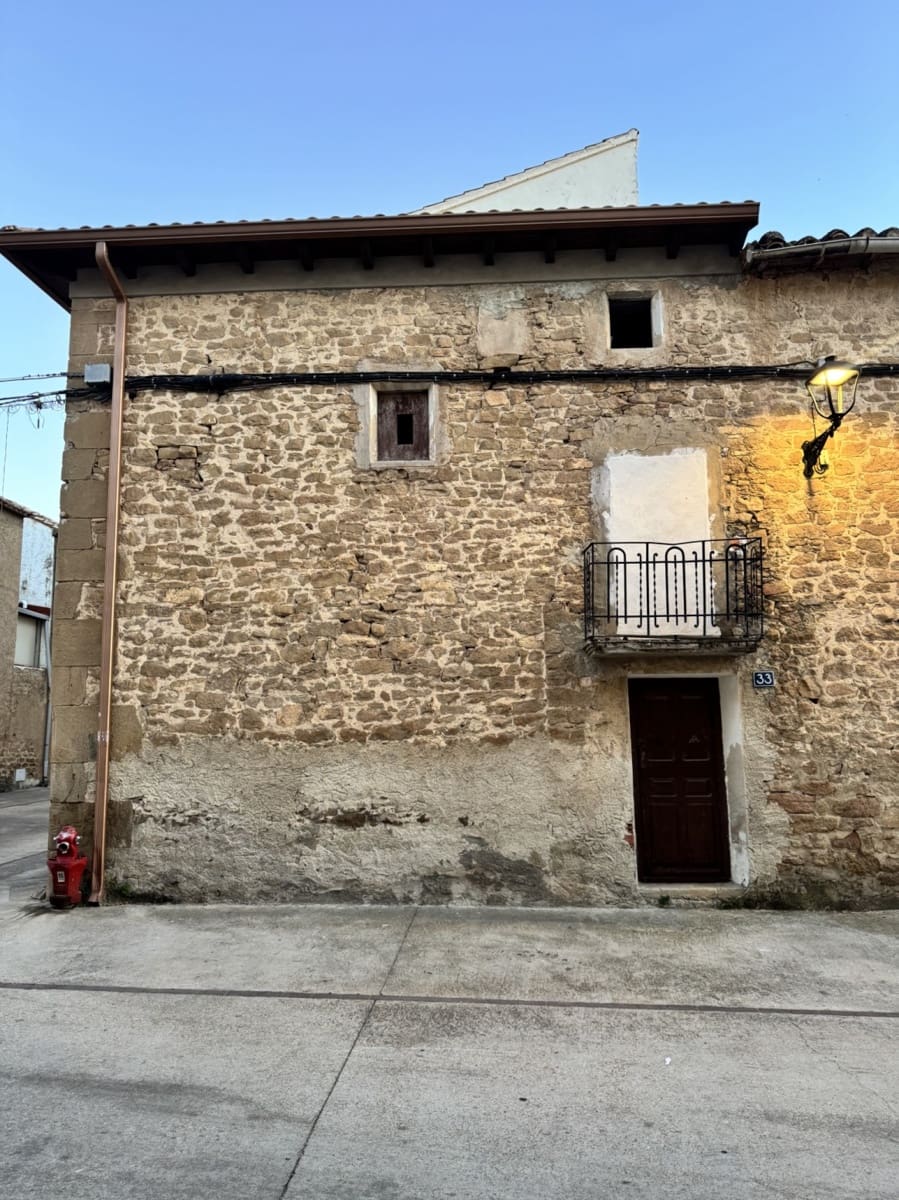 Villa for sale in Allo - € 65,000 (Ref: 10123562)