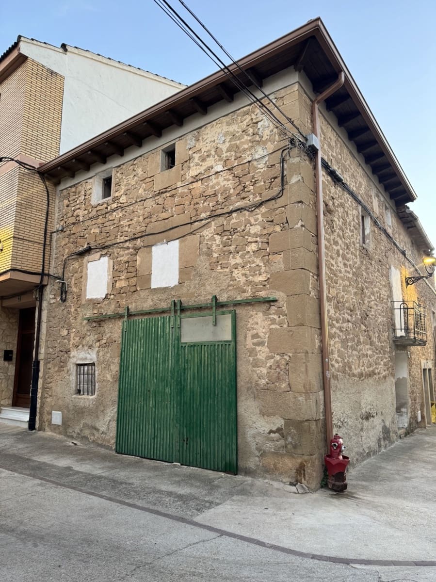 Villa for sale in Allo - € 65,000 (Ref: 10123562)
