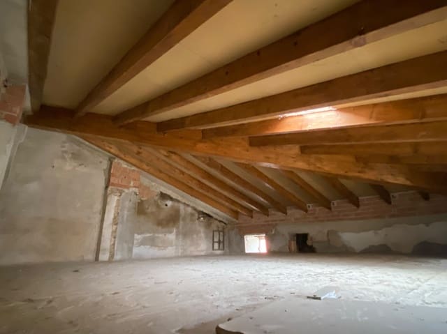 Chalet en Allo en venta - 65.000 € (Ref: 10123562)
