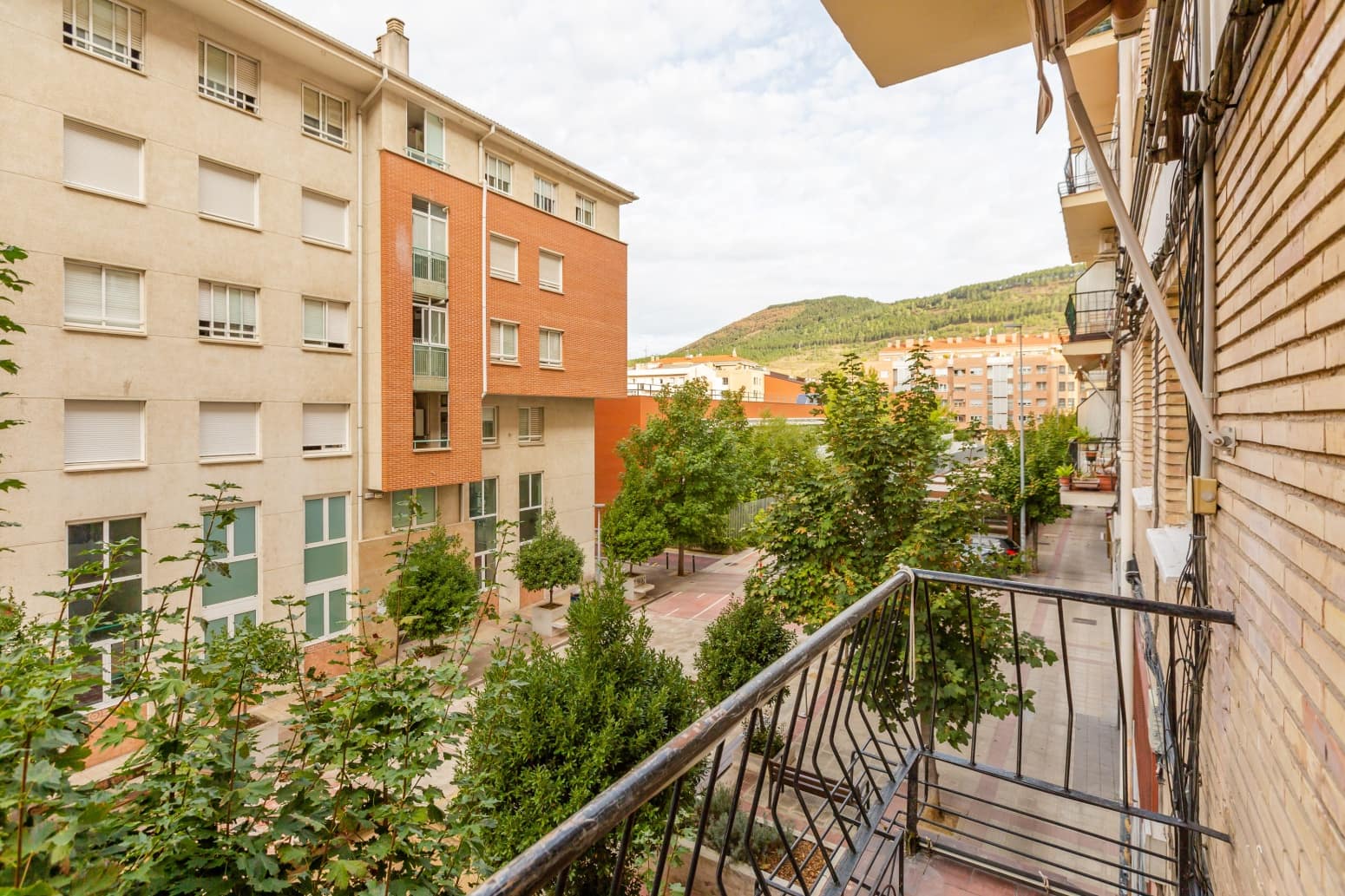 3 bedroom Flat for sale in Ansoain with garage - € 200,000 (Ref: 10128211)
