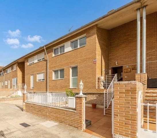 3 soverom Villa til salgs i Zizur Mayor / Zizur Nagusia med garasje - € 497 000 (Ref: 10146381)