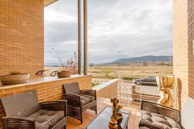 3 soverom Villa til salgs i Zizur Mayor / Zizur Nagusia med garasje - € 497 000 (Ref: 10146381)