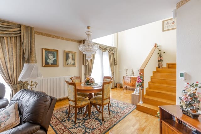 3 soverom Villa til salgs i Zizur Mayor / Zizur Nagusia med garasje - € 497 000 (Ref: 10146381)