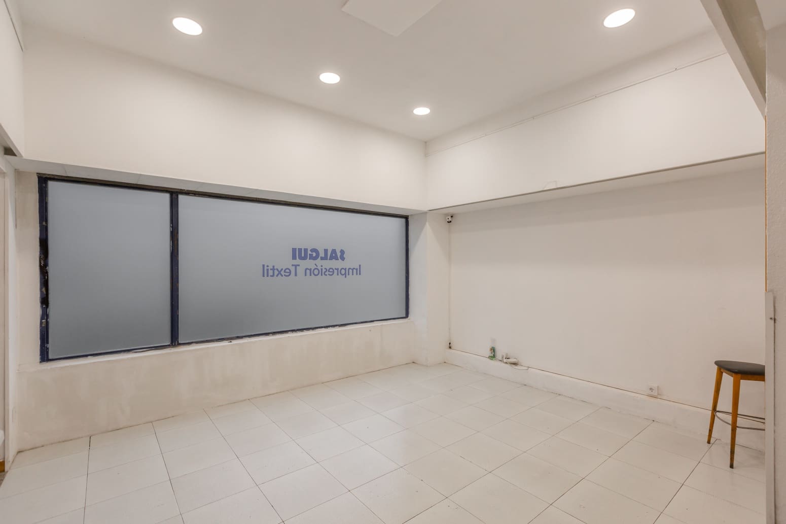 Kaupallinen vuokrattavana paikassa Pamplona - 500 € (Ref: 10146383)