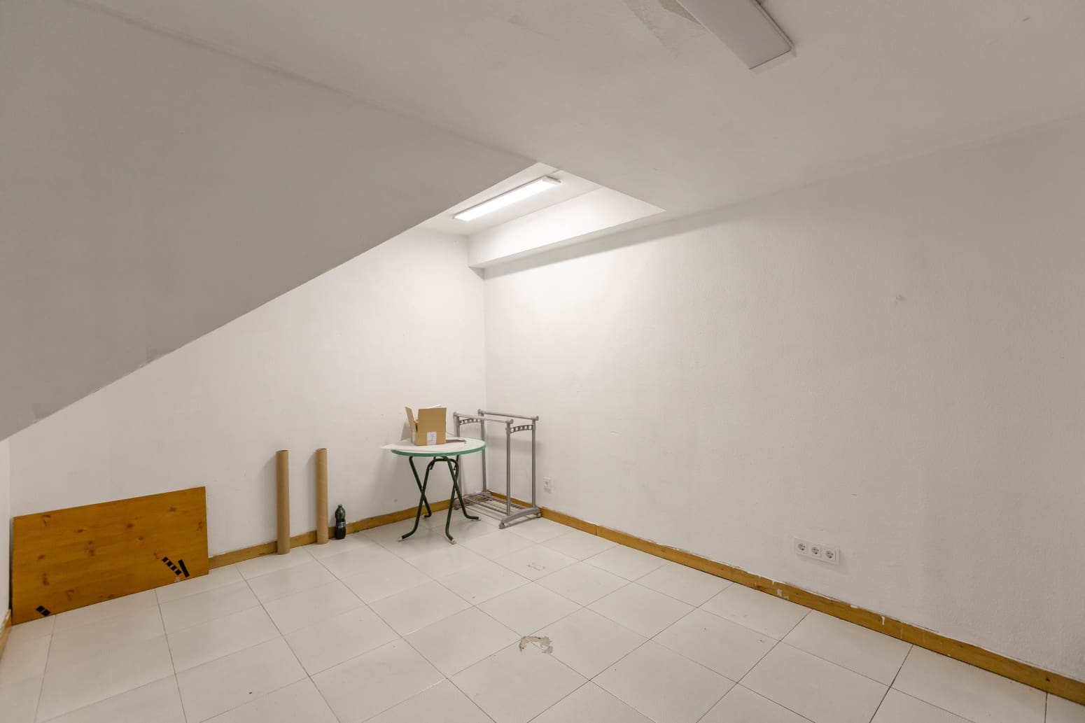 Kaupallinen vuokrattavana paikassa Pamplona - 500 € (Ref: 10146383)