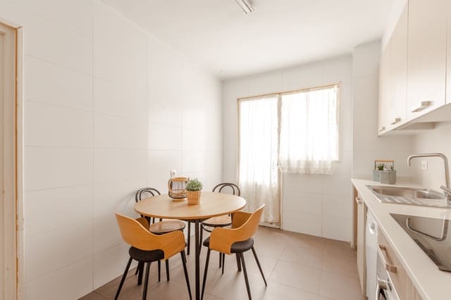 4 soveværelse Lejlighed til salg i Pamplona / Iruña med garage - € 280.000 (Ref: 10148410)