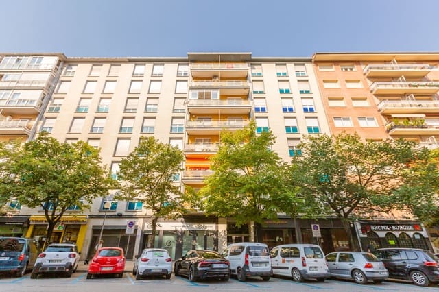 4 soveværelse Lejlighed til salg i Pamplona / Iruña med garage - € 280.000 (Ref: 10148410)
