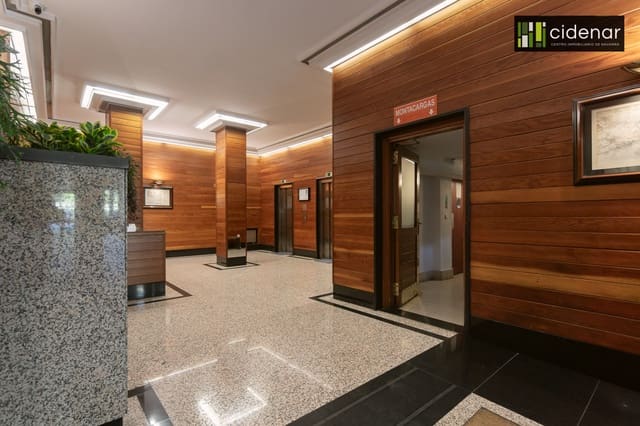 5 Zimmer Wohnung zu verkaufen in Pamplona / Iruña mit Garage - 576.000 € (Ref: 10164722)