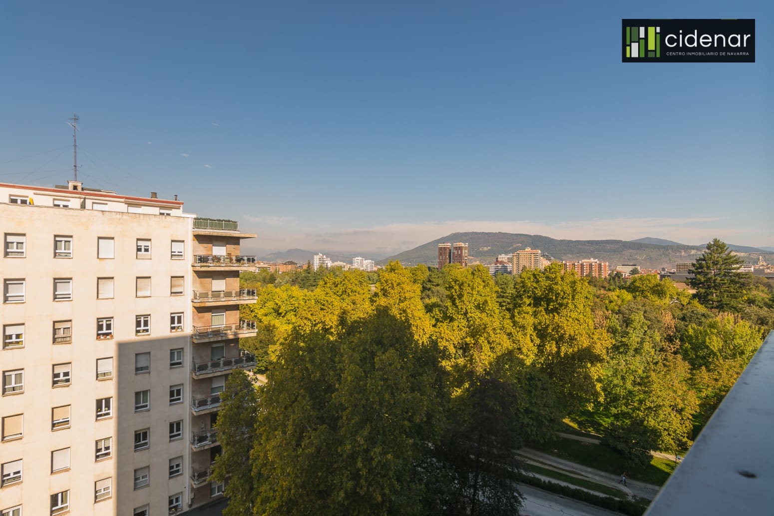 5 bedroom Flat for sale in Pamplona / Iruna with garage - € 576,000 (Ref: 10164722)