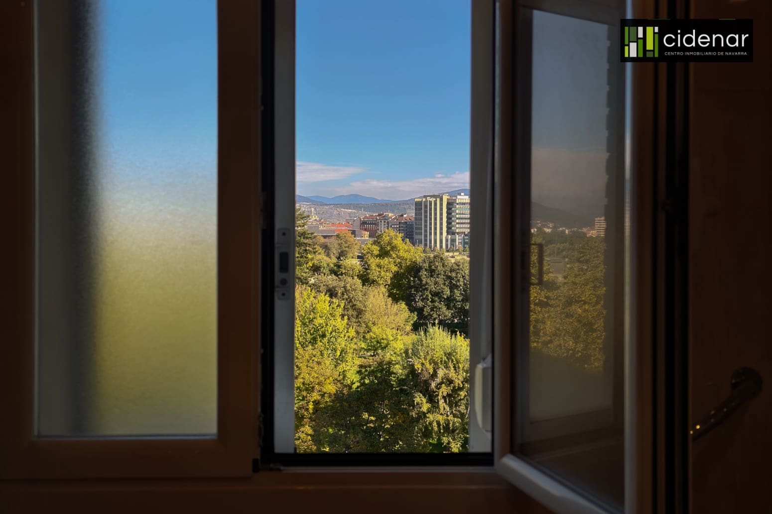5 bedroom Flat for sale in Pamplona / Iruna with garage - € 576,000 (Ref: 10164722)